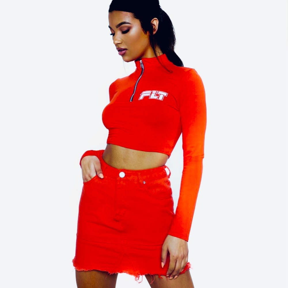 Prettylittle Thing red stretch faux leather mini skirt size US6/UK10